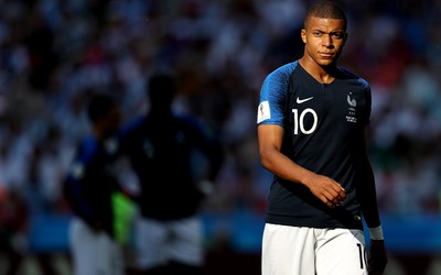 欧亿电竞动态-凯特琳福特暂停时布置战术